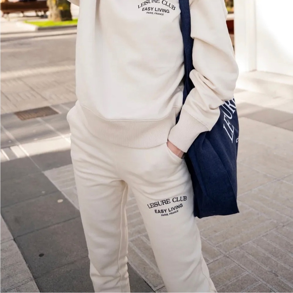 Leisure Club Paris Cream Sweat Set